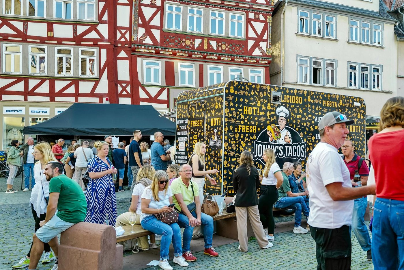 Foodtrailer von Jonny's Tacos auf dem Marktplatz in Butzbach