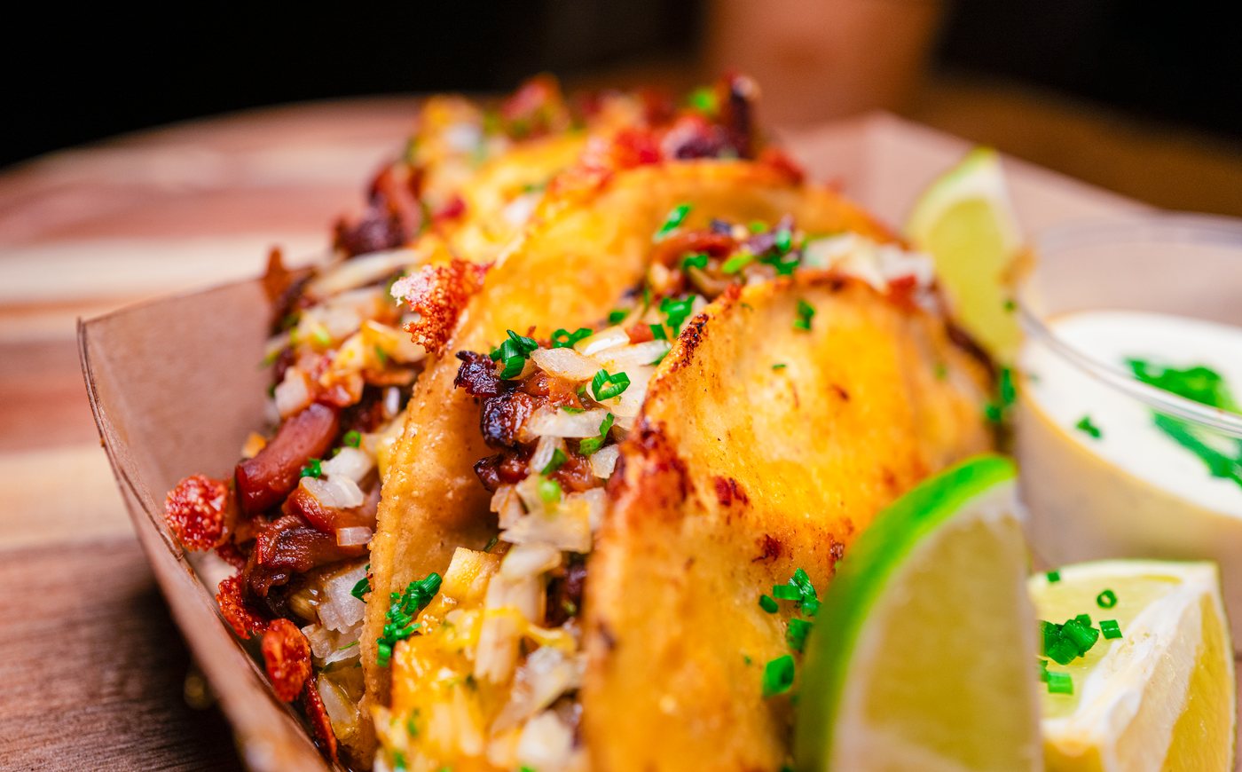 Frisch belegte Tacos mit Limette von Jonny's Tacos